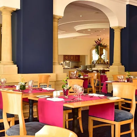 Pestana Village Garden מלון פונשל